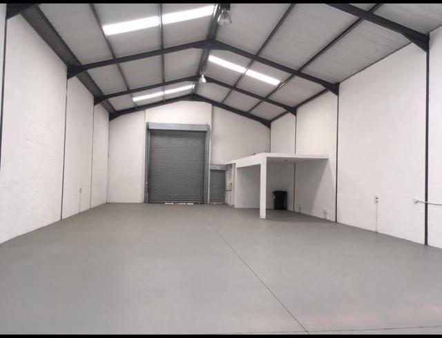 437M² WAREHOUSE RENTED IN WESTLAKE